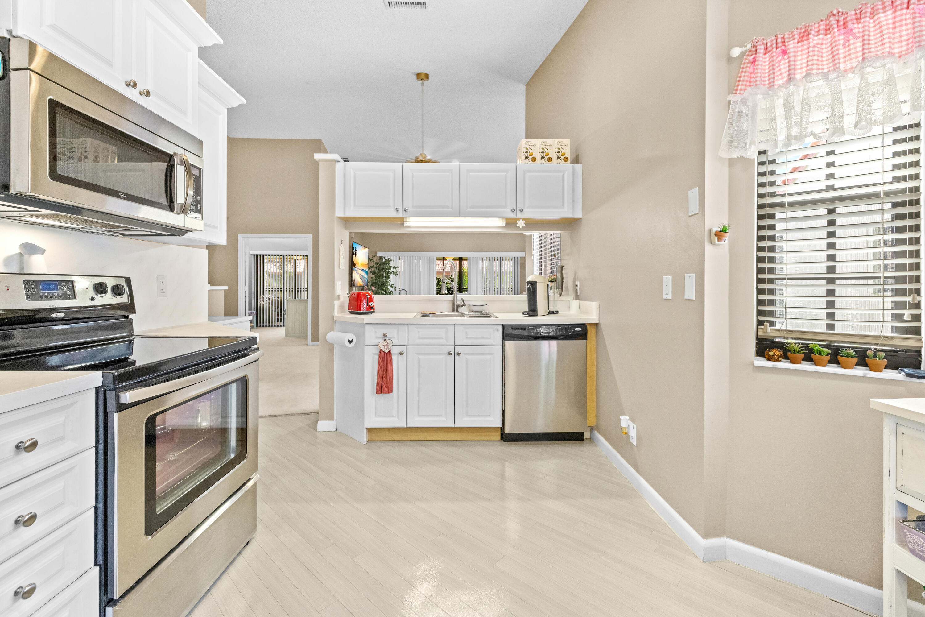 LEXINGTON CLUB VILLAS CONDO - Residential
