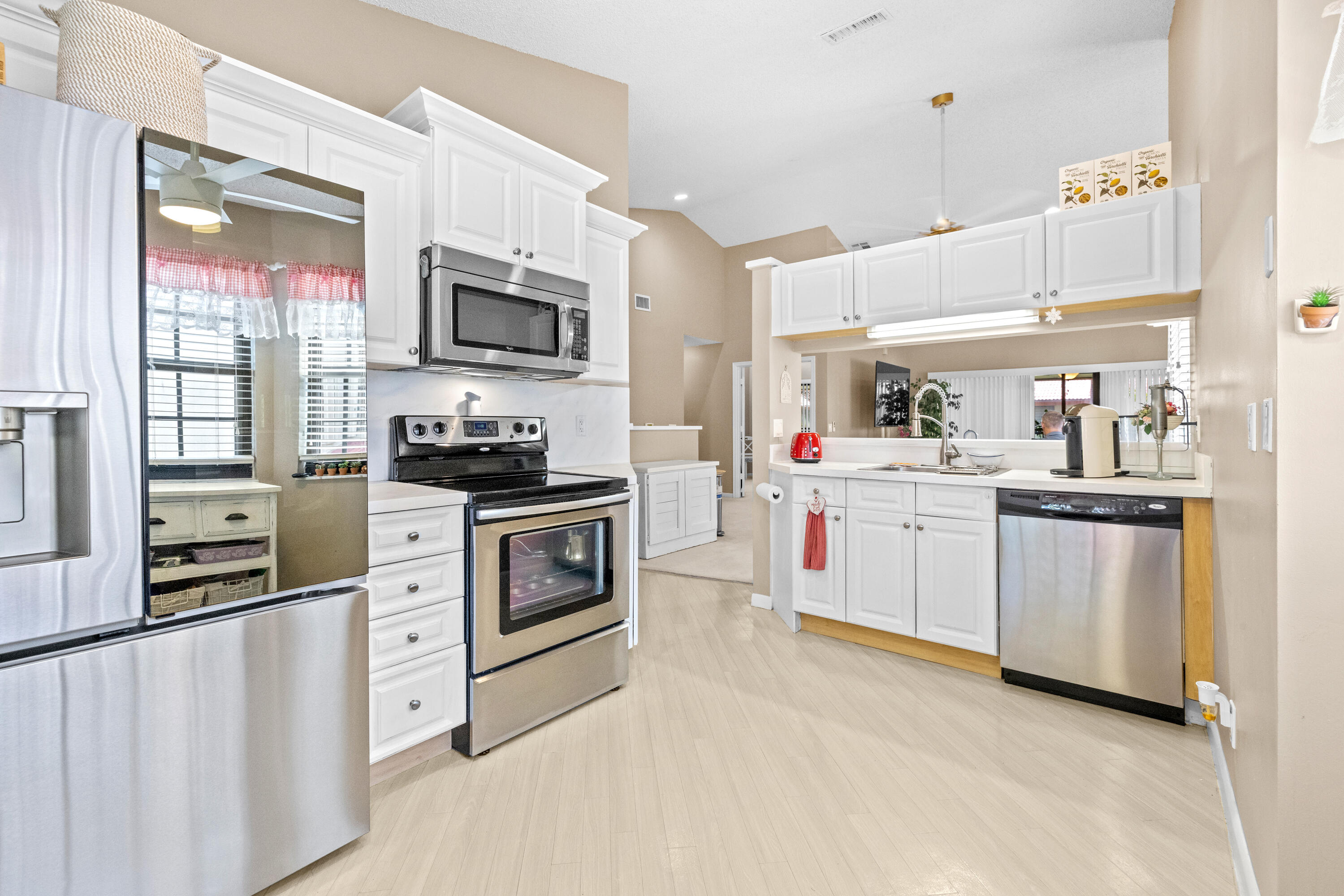 LEXINGTON CLUB VILLAS CONDO - Residential