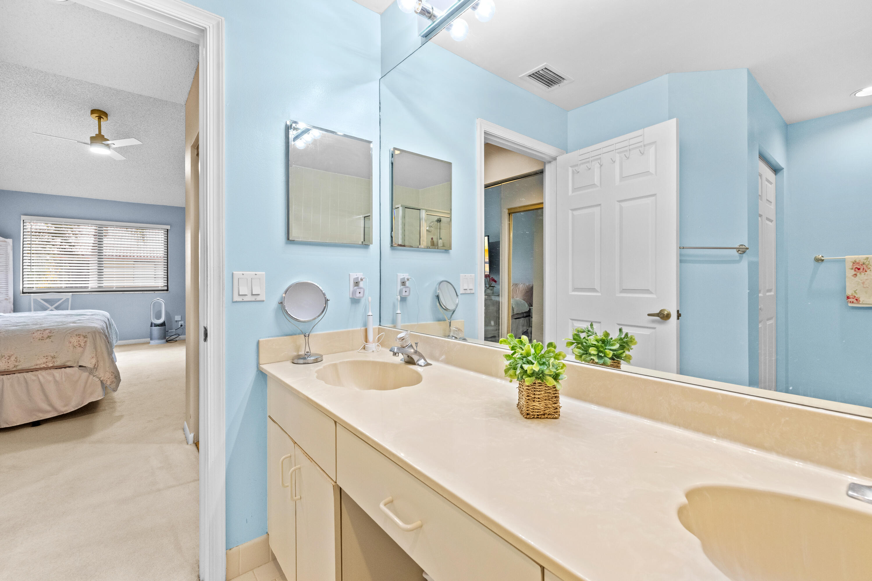 LEXINGTON CLUB VILLAS CONDO - Residential
