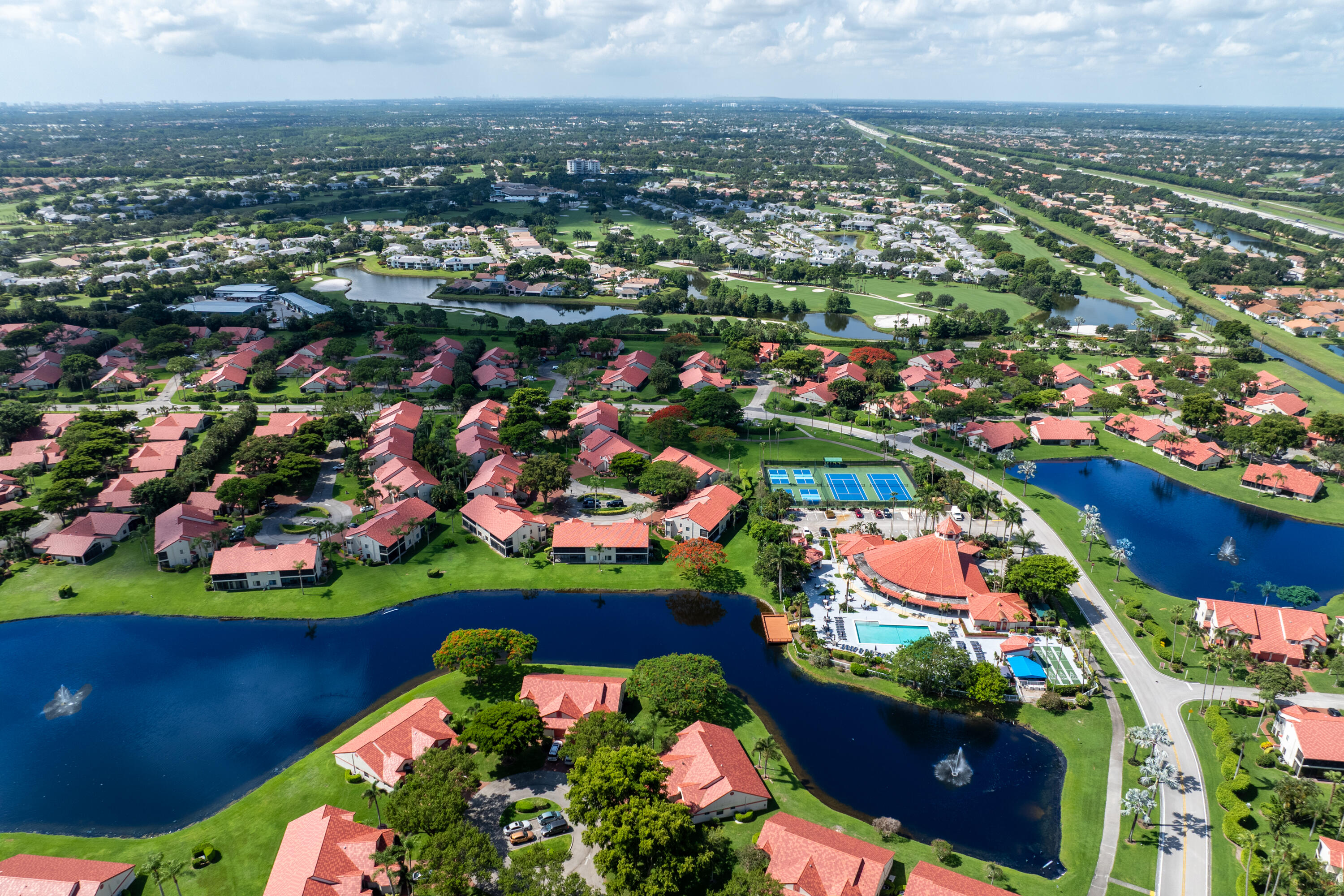 LEXINGTON CLUB VILLAS CONDO - Residential