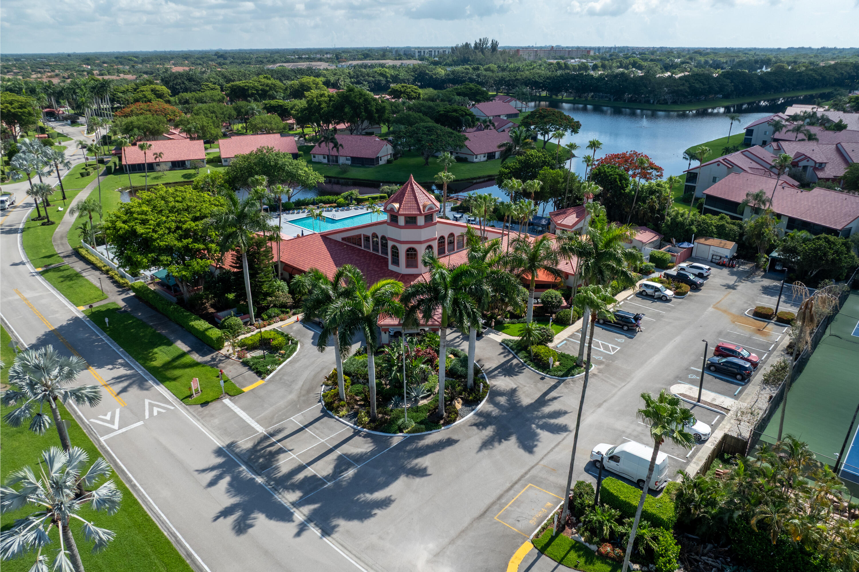 LEXINGTON CLUB VILLAS CONDO - Residential