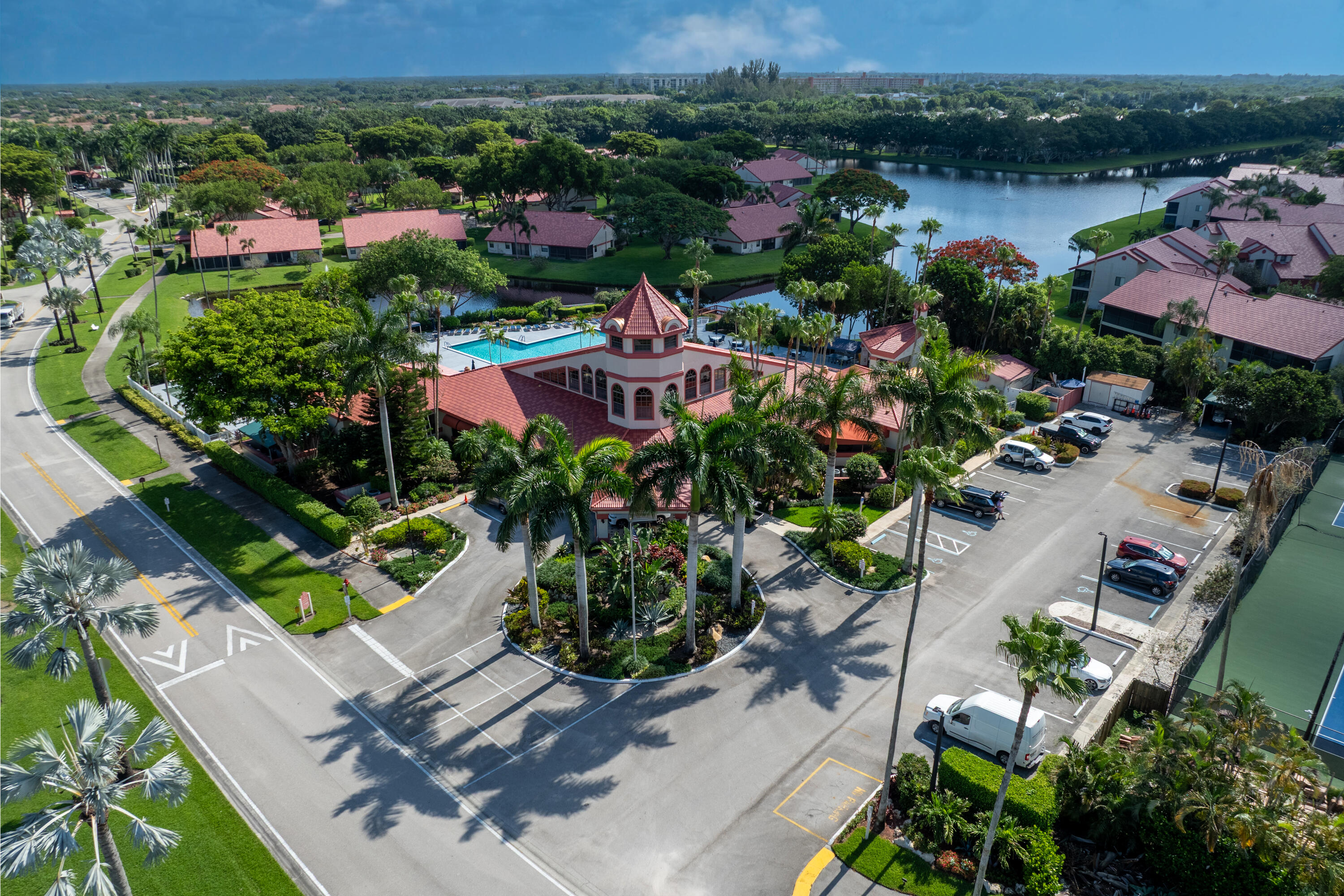 LEXINGTON CLUB VILLAS CONDO - Residential