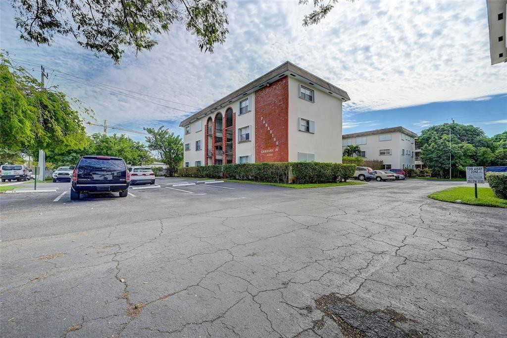 PARADISE GARDENS IV INC CONDO - Residential