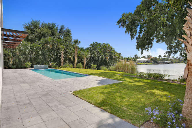 HIBISCUS LAKE EST - Residential