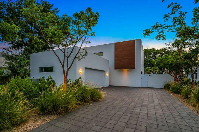 HIBISCUS LAKE EST - Residential