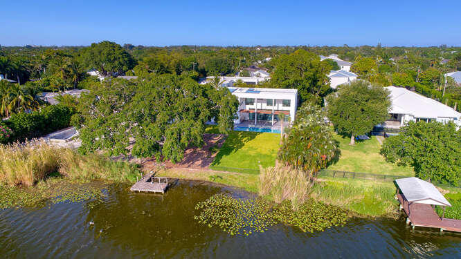 HIBISCUS LAKE EST - Residential