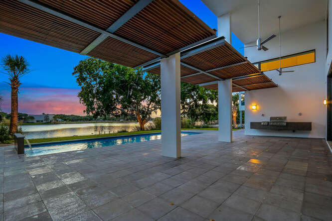 HIBISCUS LAKE EST - Residential