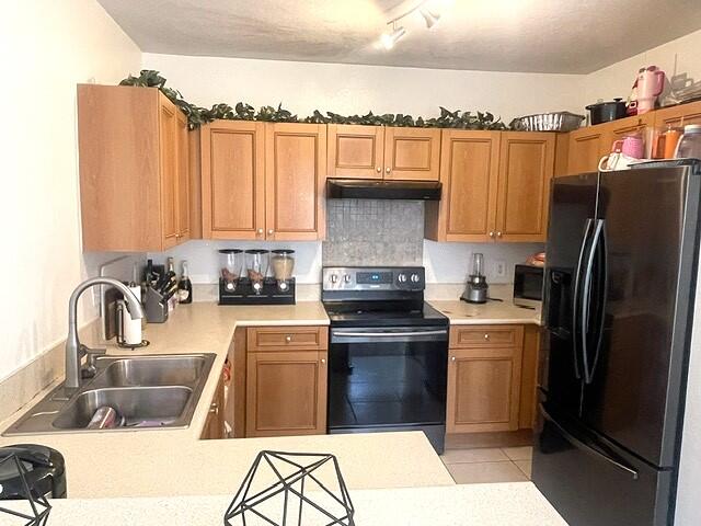 ESTANCIA AT PALM SPRINGS - Residential