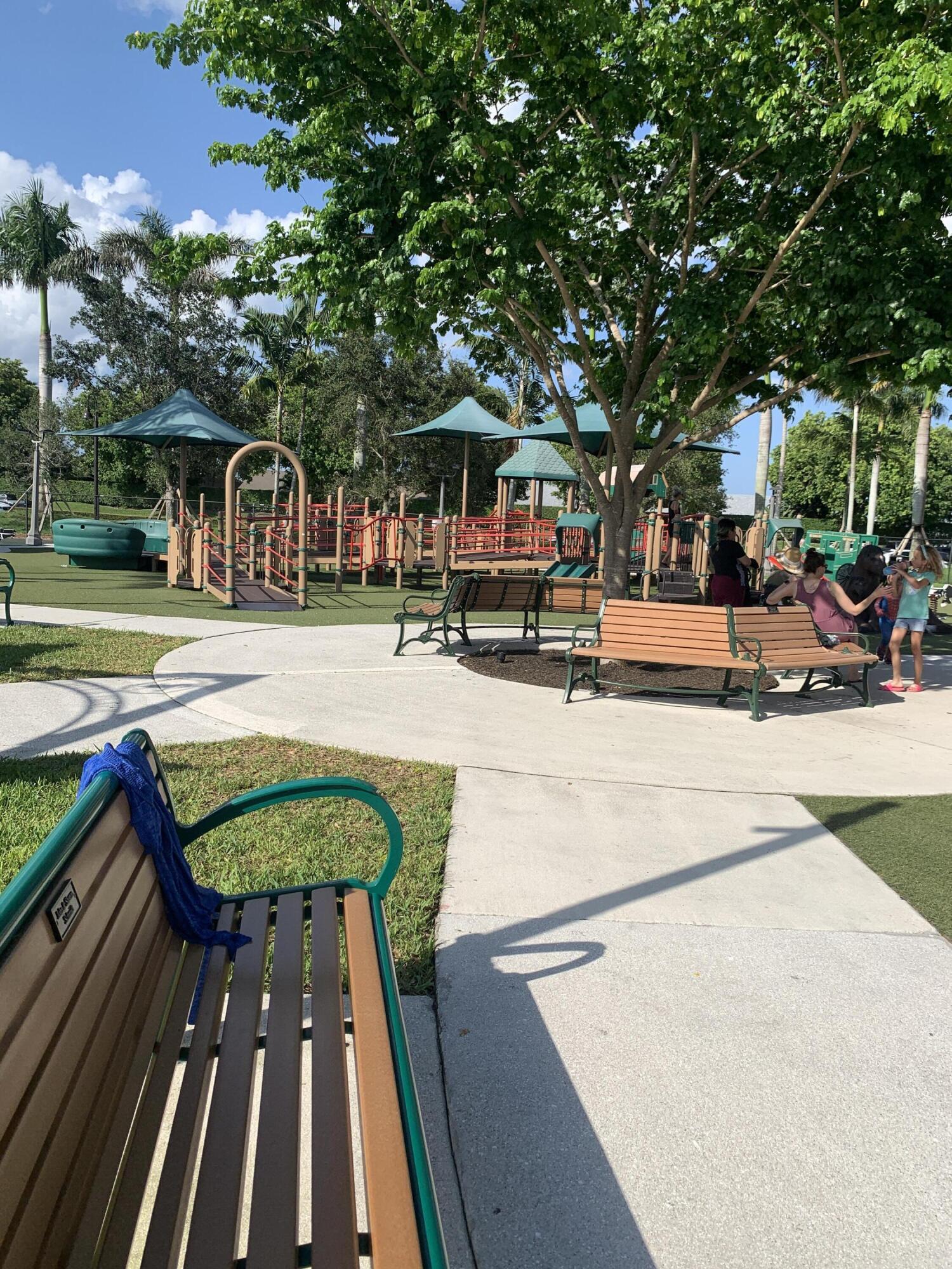 GREENVIEW SHORES 2 OF WELLINGTON - Residential Lease