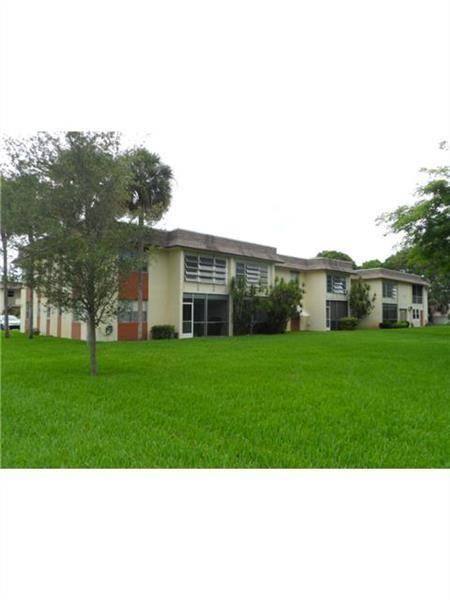 LAKEWOOD ON THE GREEN 1 - Residential