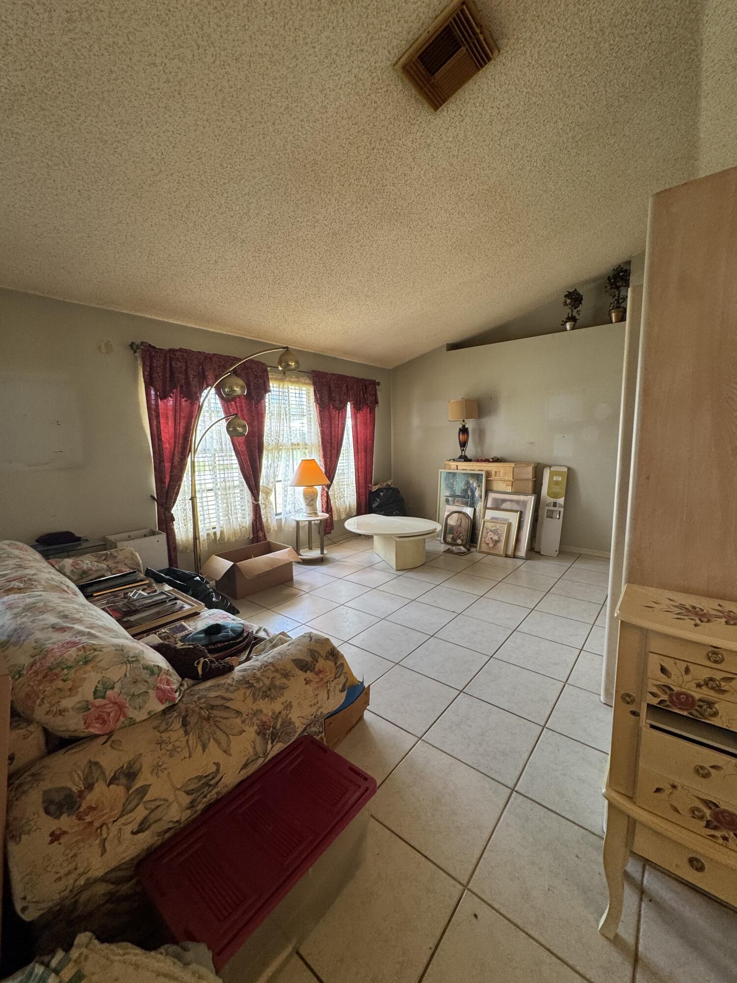 PORT ST LUCIE SECTION 8 - Residential