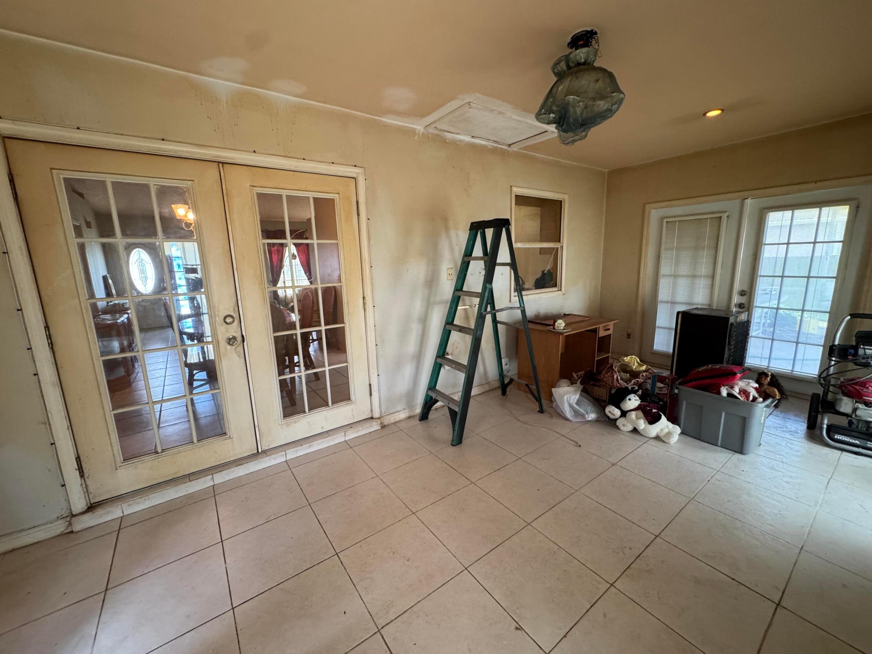 PORT ST LUCIE SECTION 8 - Residential