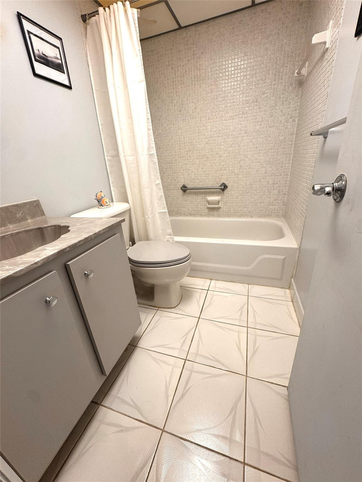 CONCORD VILLAGE CONDO V - Residential