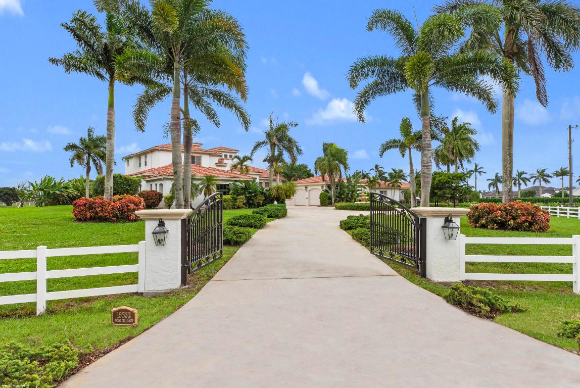 PALM BEACH POINT - Residential
