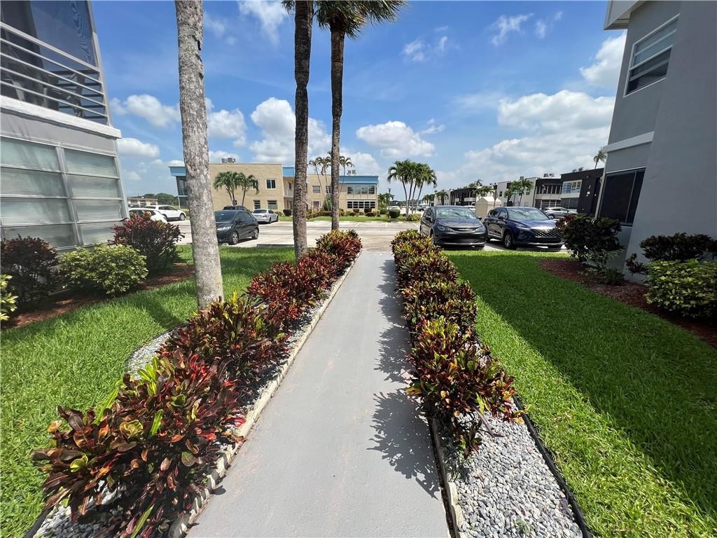 KINGS POINT SAXONY CONDOS - Residential
