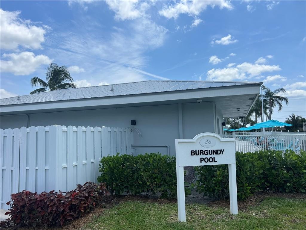 KINGS POINT SAXONY CONDOS - Residential