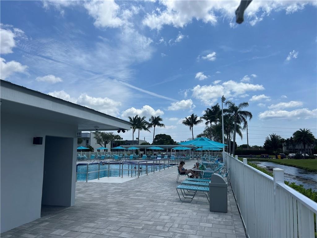 KINGS POINT SAXONY CONDOS - Residential
