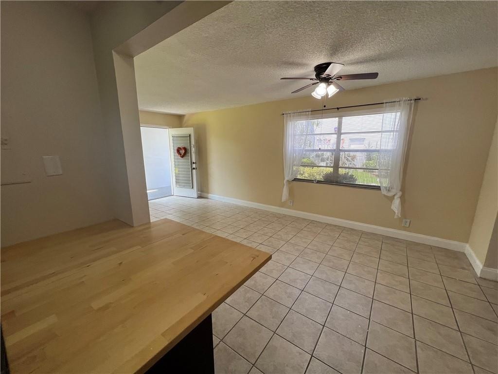 KINGS POINT SAXONY CONDOS - Residential