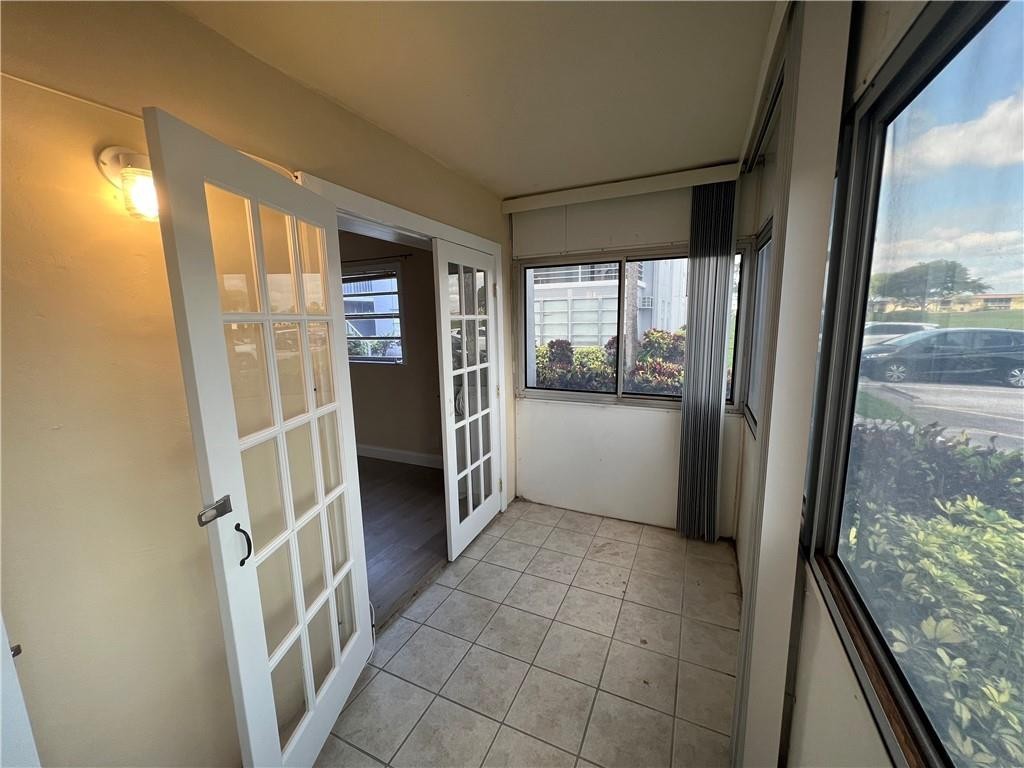 KINGS POINT SAXONY CONDOS - Residential