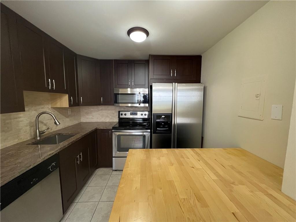 KINGS POINT SAXONY CONDOS - Residential