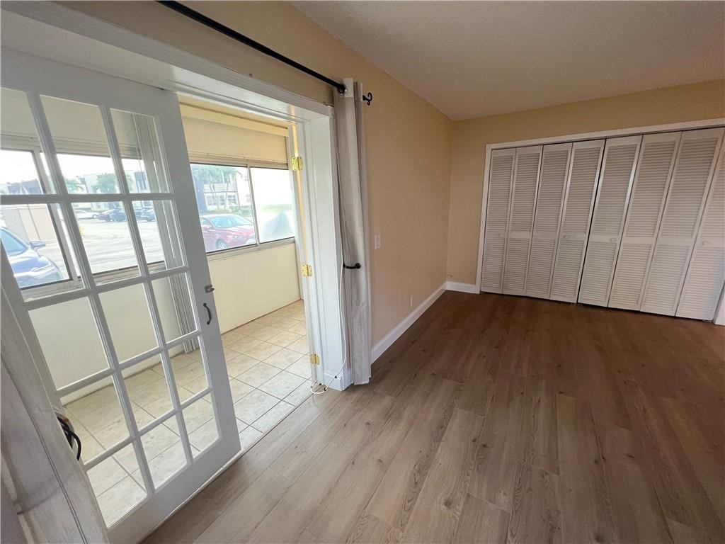 KINGS POINT SAXONY CONDOS - Residential