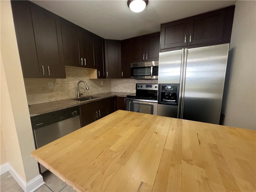 KINGS POINT SAXONY CONDOS - Residential