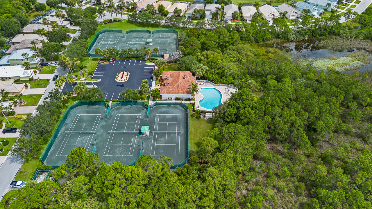 JENSEN BEACH COUNTRY CLUB - Residential