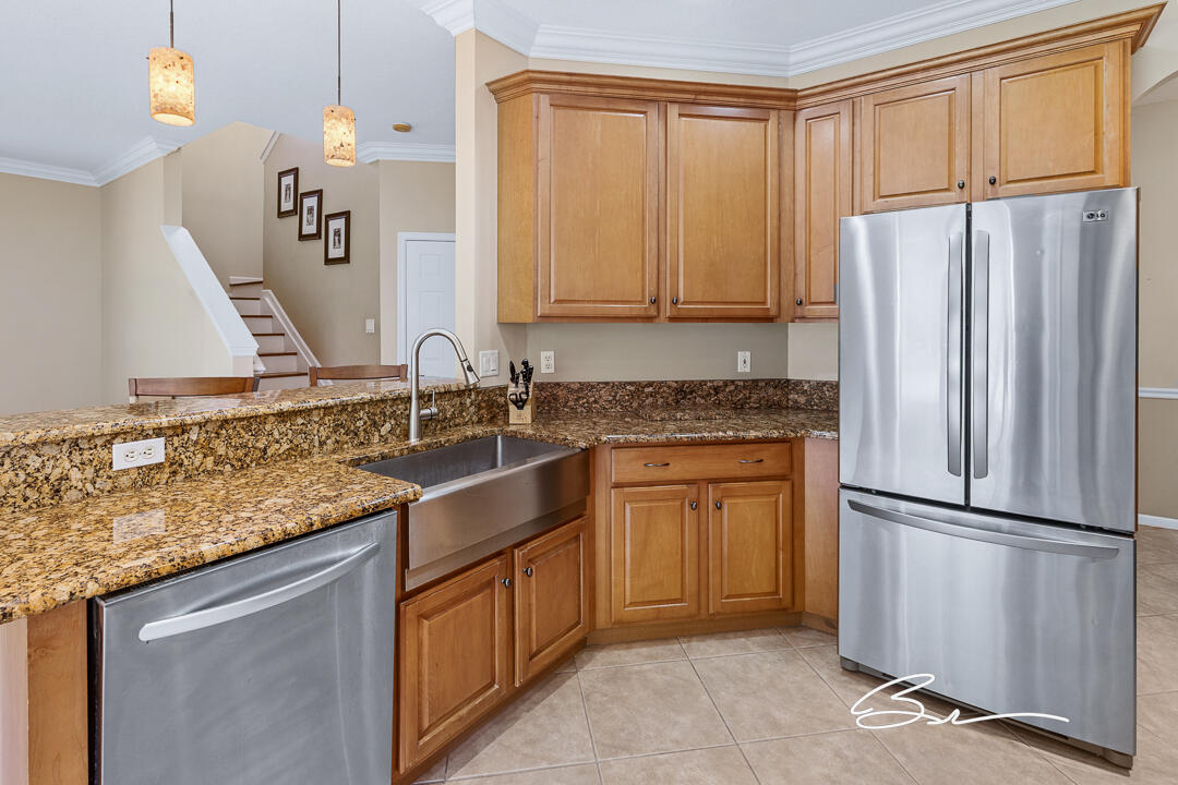 JENSEN BEACH COUNTRY CLUB - Residential