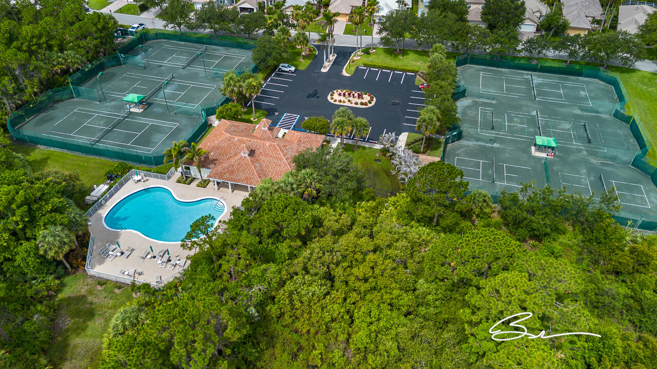 JENSEN BEACH COUNTRY CLUB - Residential