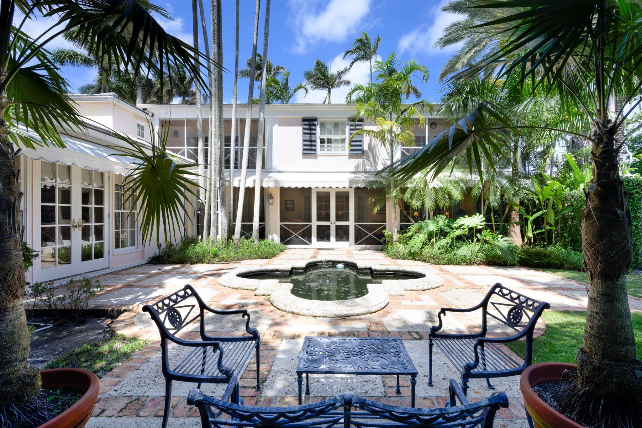 EL BRAVO PARK - Residential