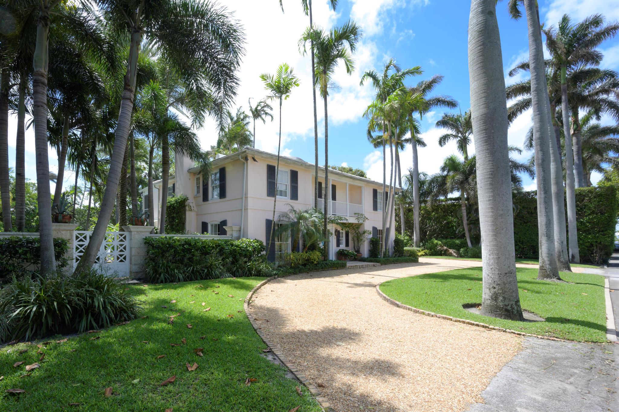 EL BRAVO PARK - Residential