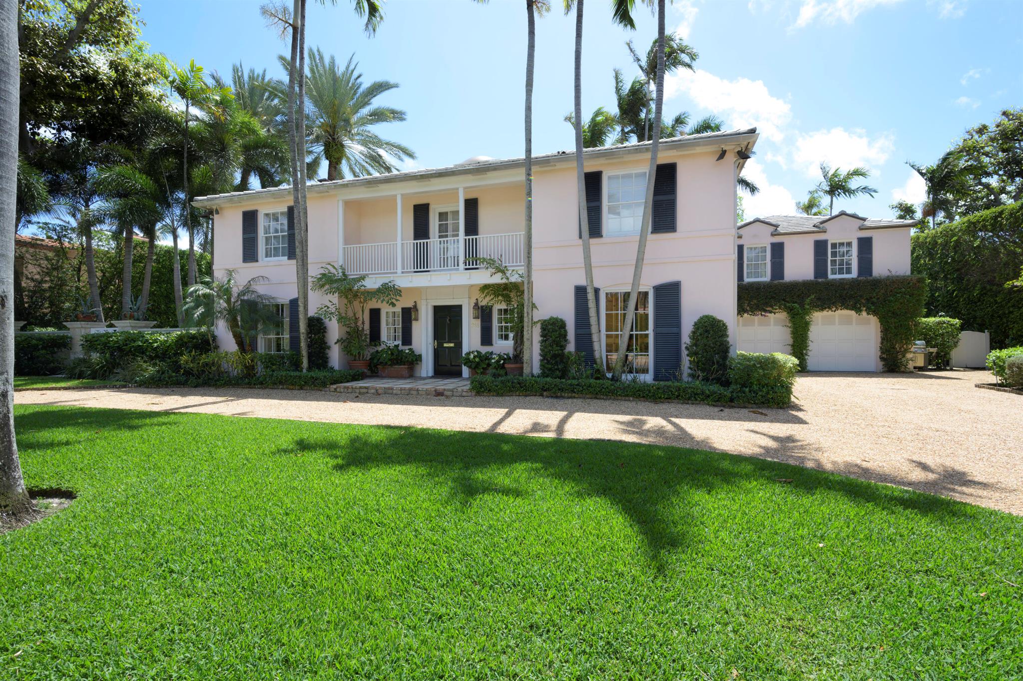 EL BRAVO PARK - Residential