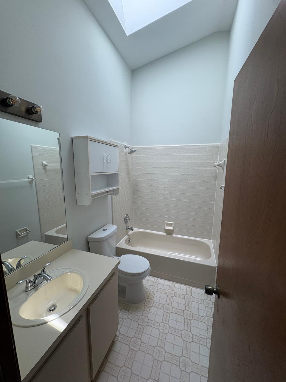FOXHALL 2 CONDO PH 1 - Residential Lease