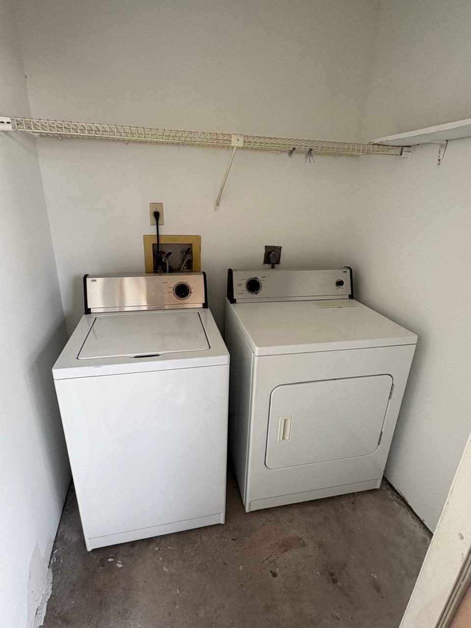 FOXHALL 2 CONDO PH 1 - Residential Lease