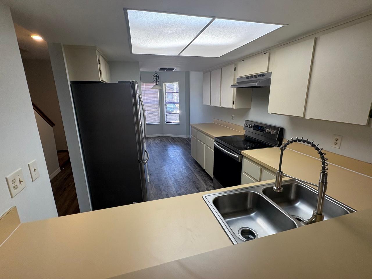 FOXHALL 2 CONDO PH 1 - Residential Lease