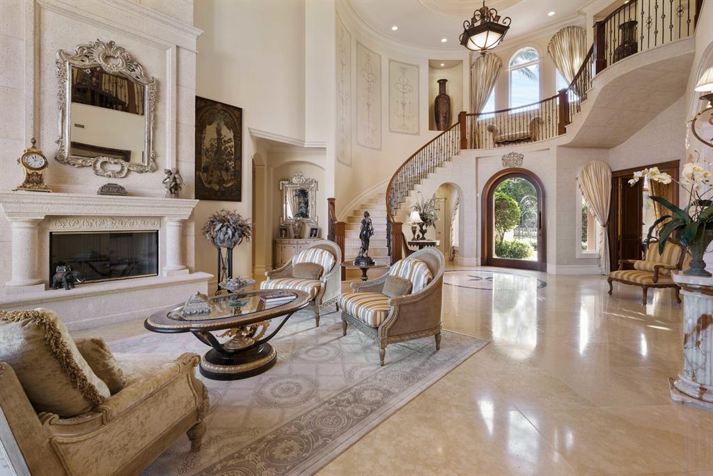 ADMIRALS COVE - Residential