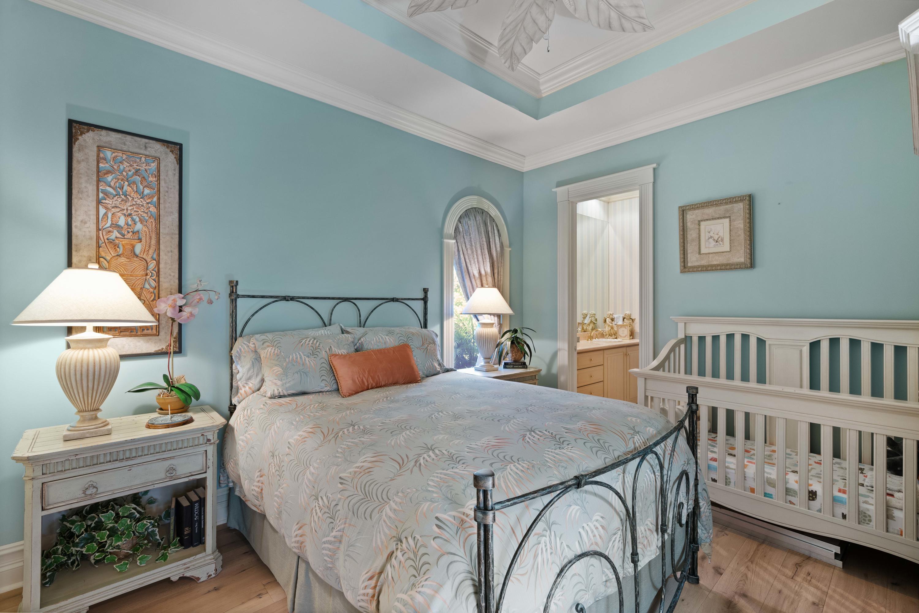 ADMIRALS COVE - Residential