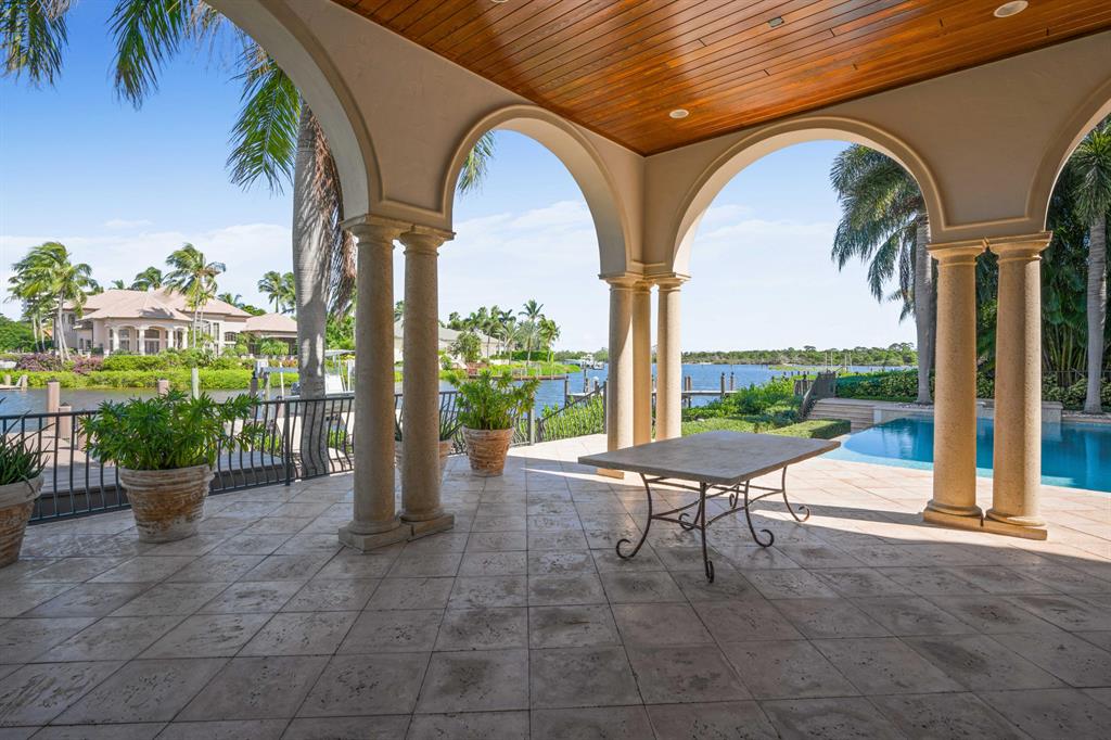 ADMIRALS COVE - Residential
