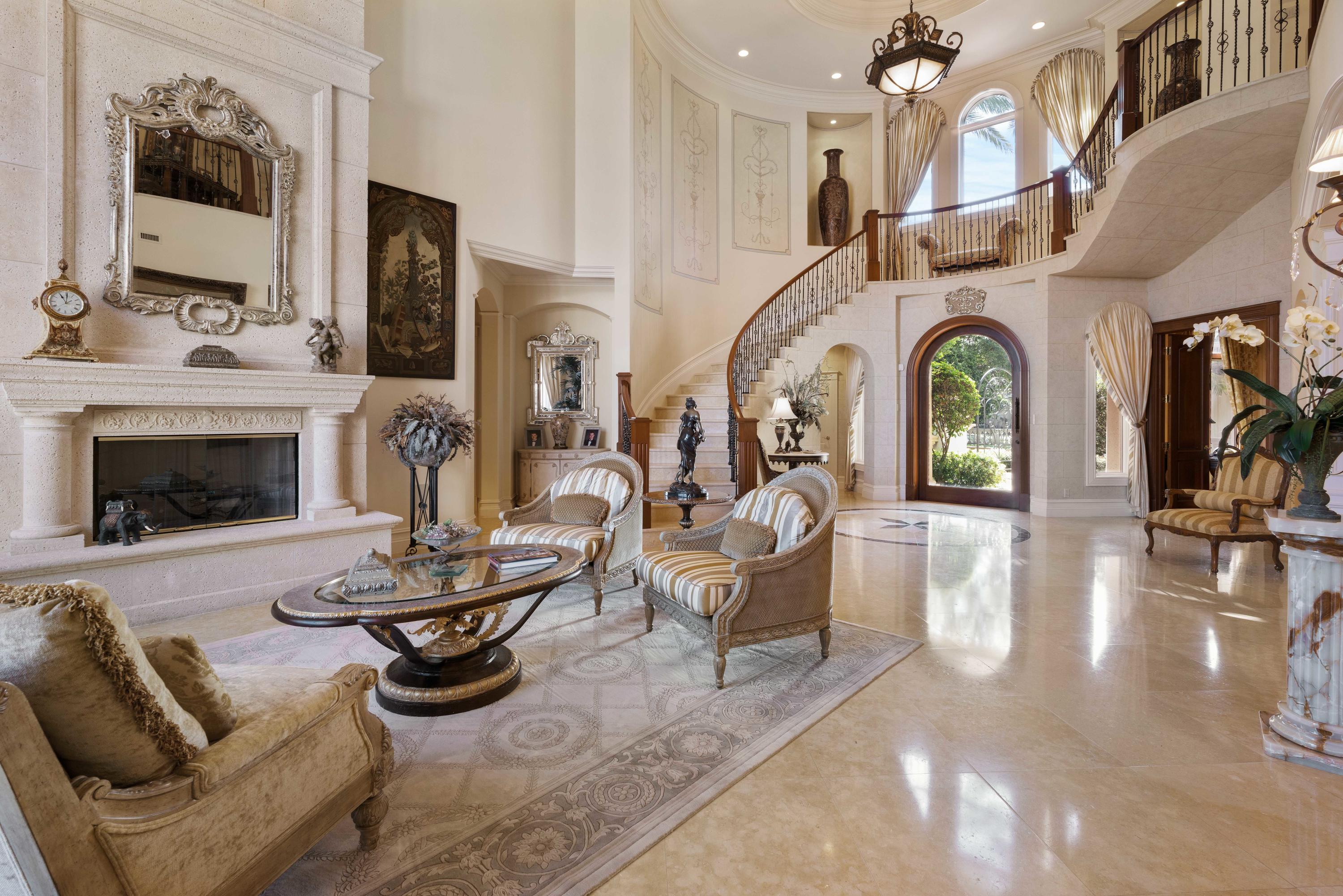 ADMIRALS COVE - Residential