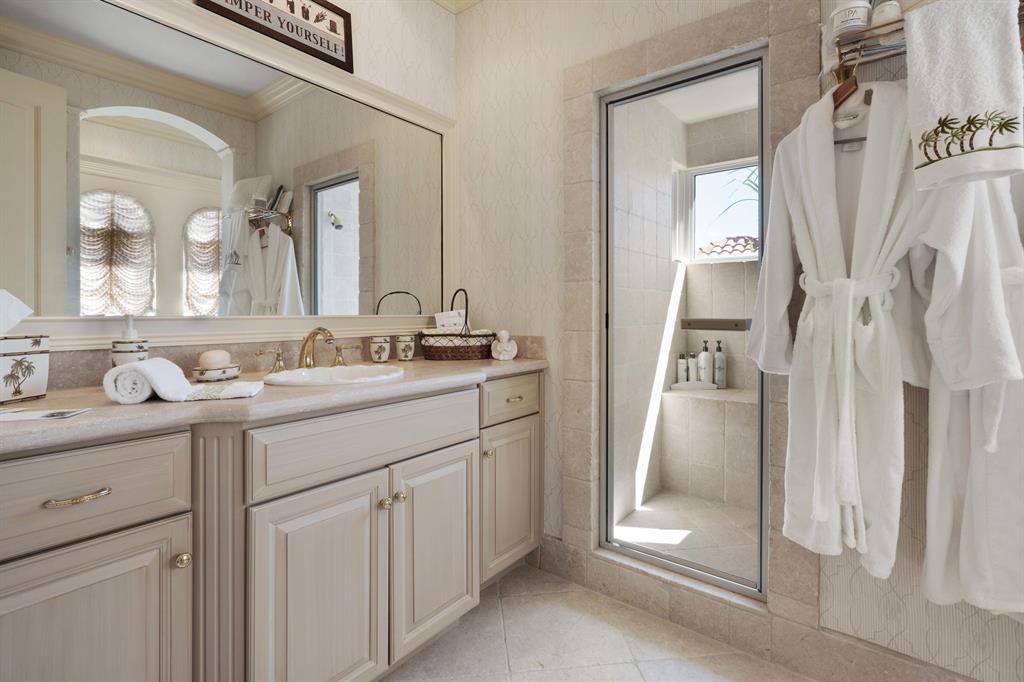 ADMIRALS COVE - Residential
