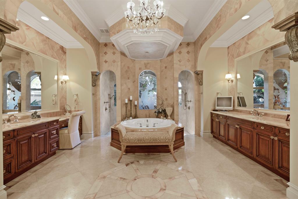 ADMIRALS COVE - Residential