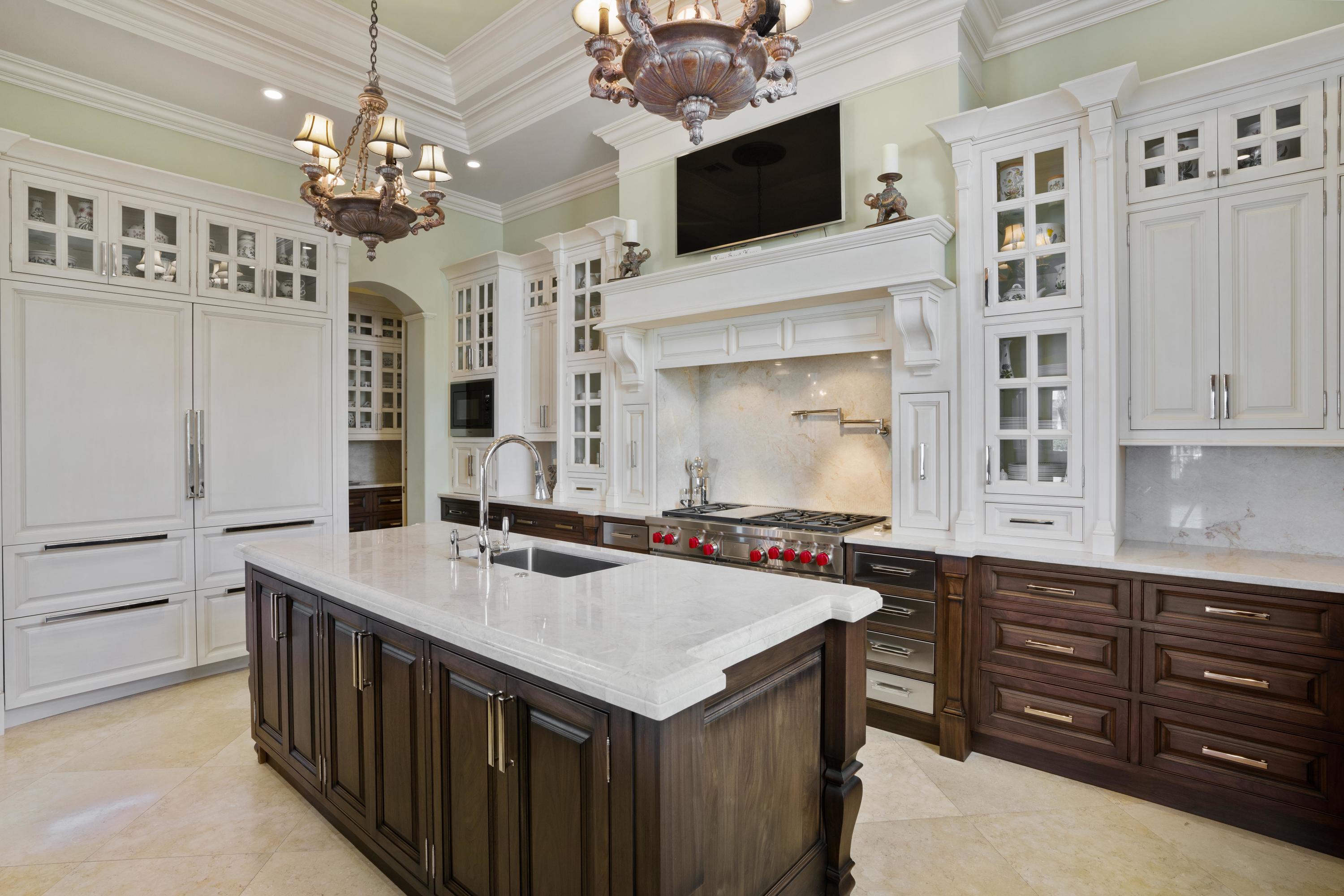 ADMIRALS COVE - Residential