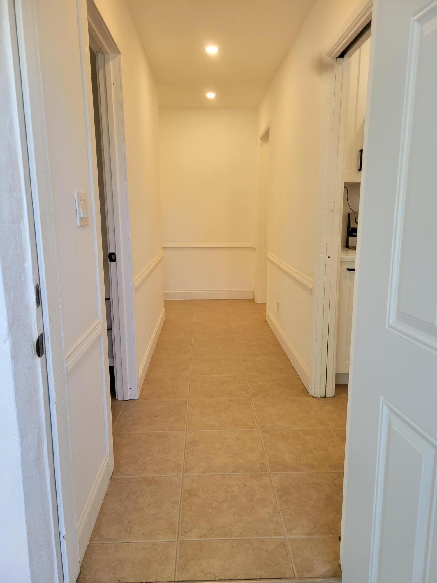 LAUDERDALE - Residential Lease
