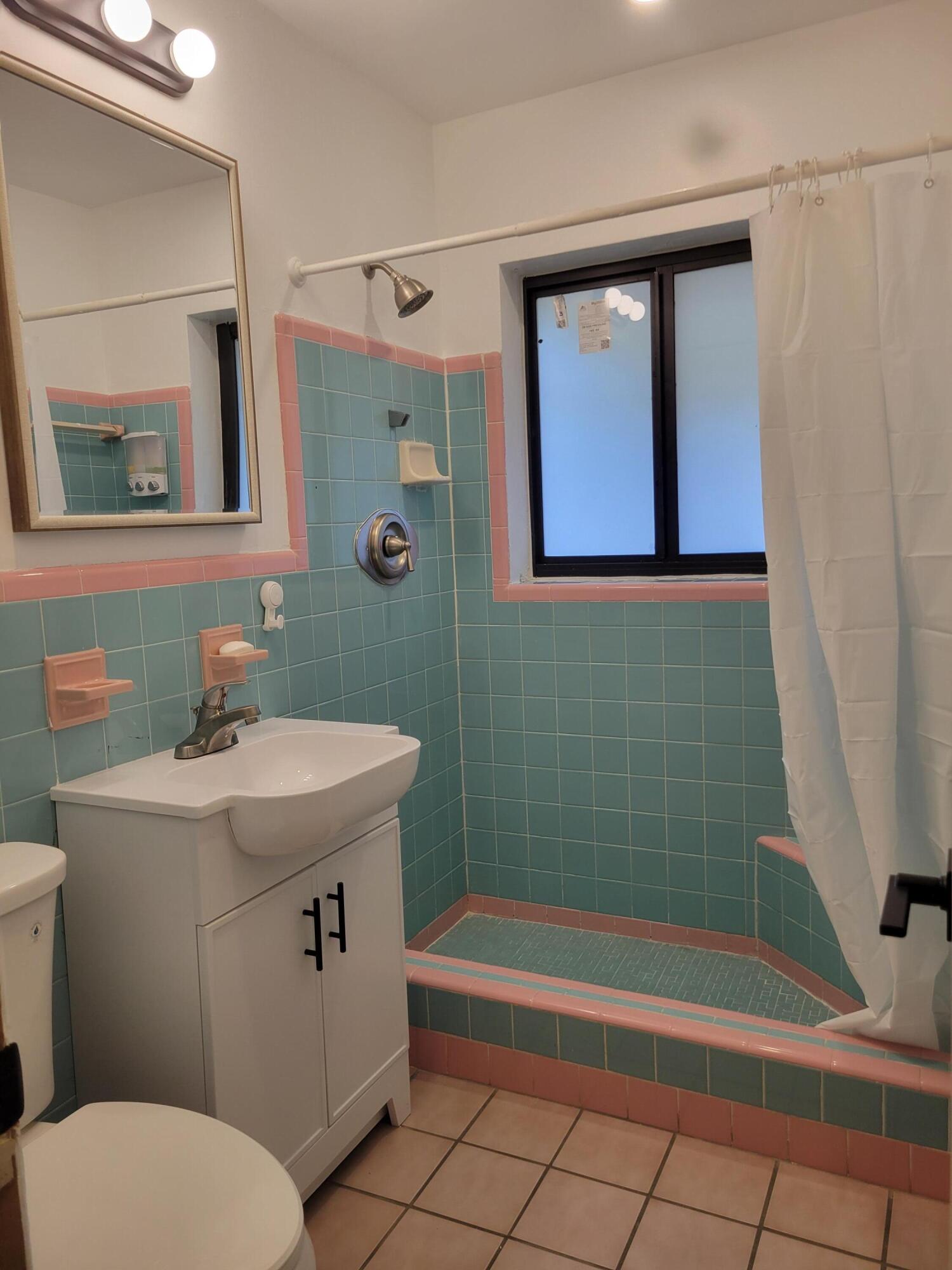 LAUDERDALE - Residential Lease