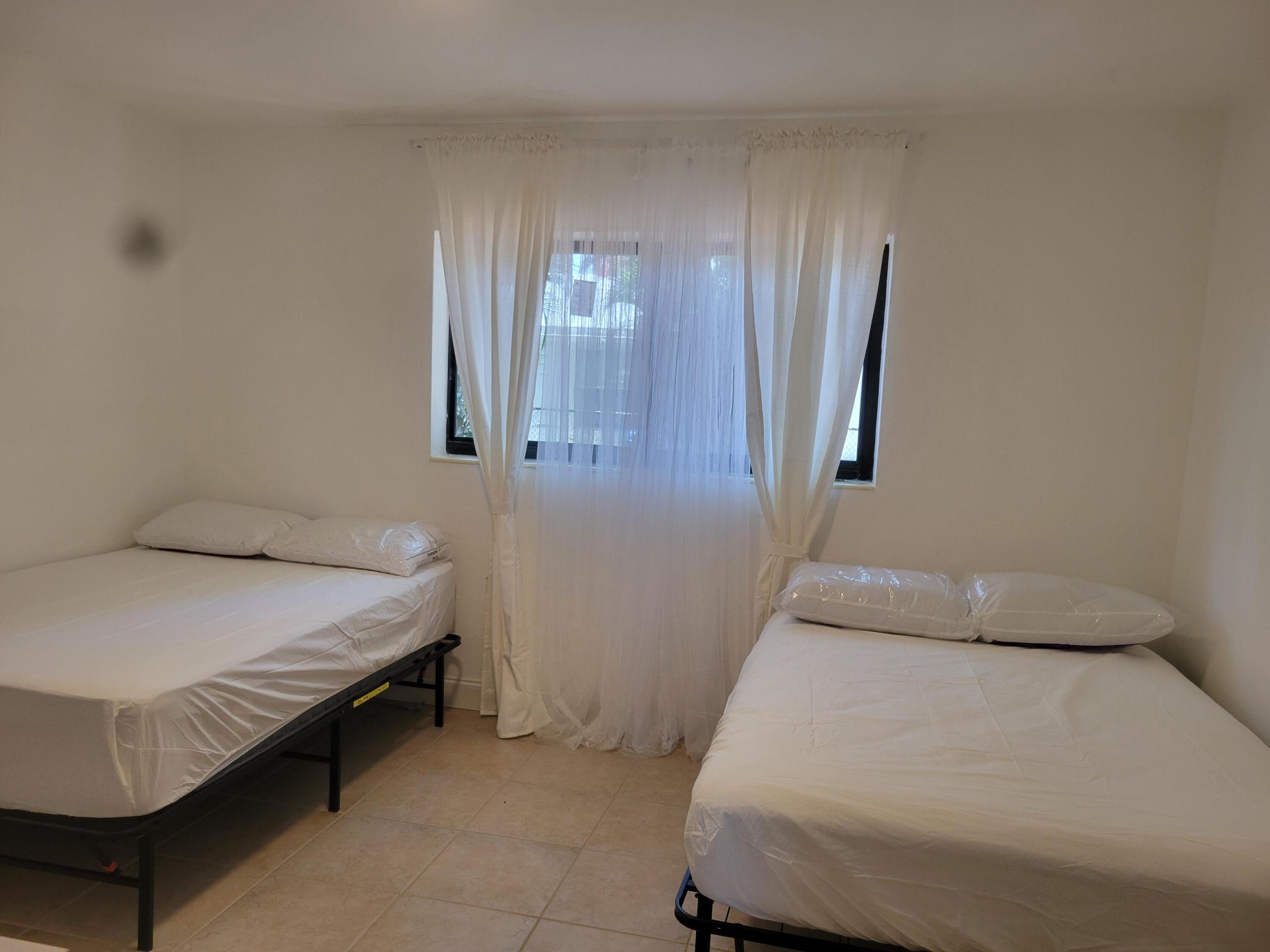 LAUDERDALE - Residential Lease
