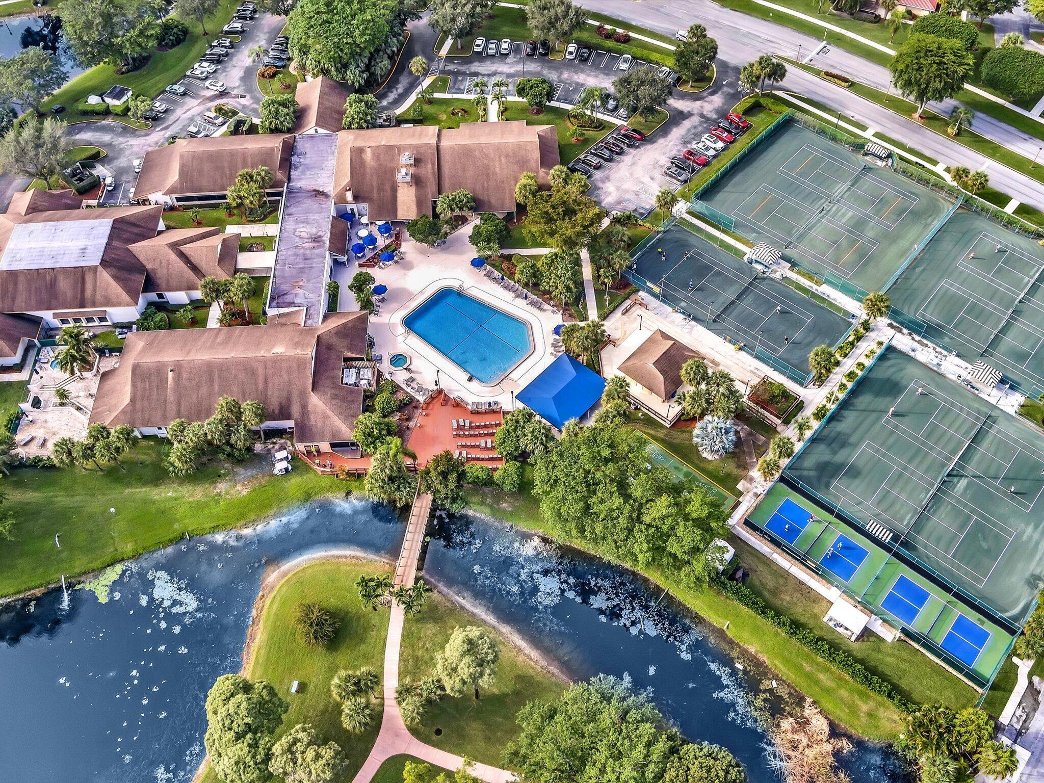 LAKESIDE CONDO 3 OF BANYAN SPRINGS - Residential