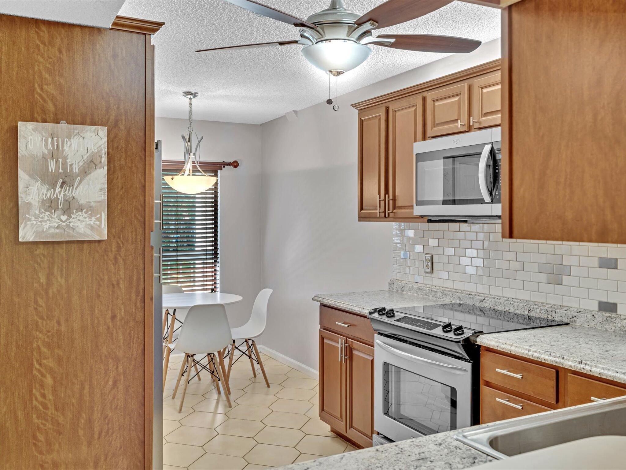 LAKESIDE CONDO 3 OF BANYAN SPRINGS - Residential