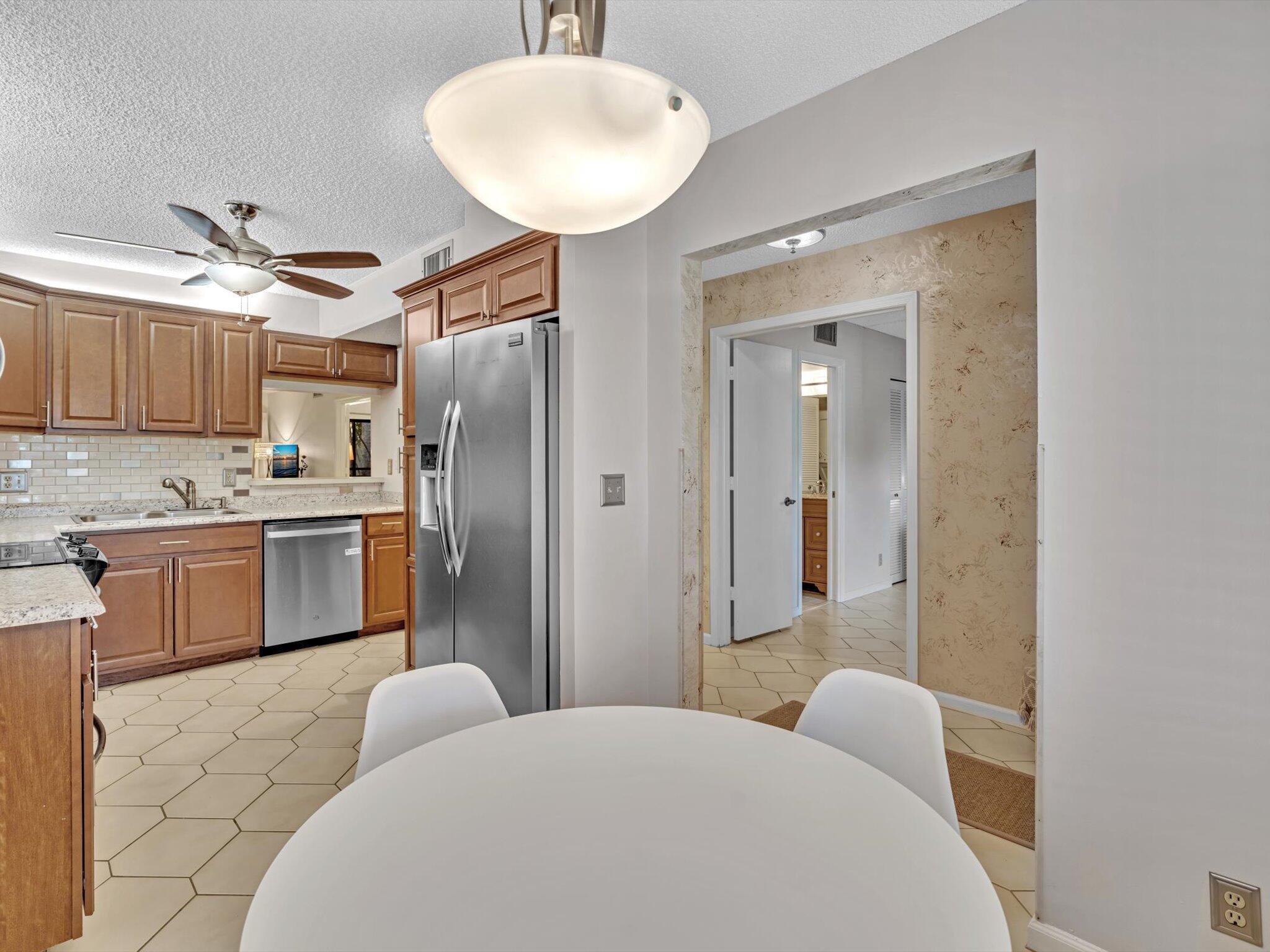 LAKESIDE CONDO 3 OF BANYAN SPRINGS - Residential