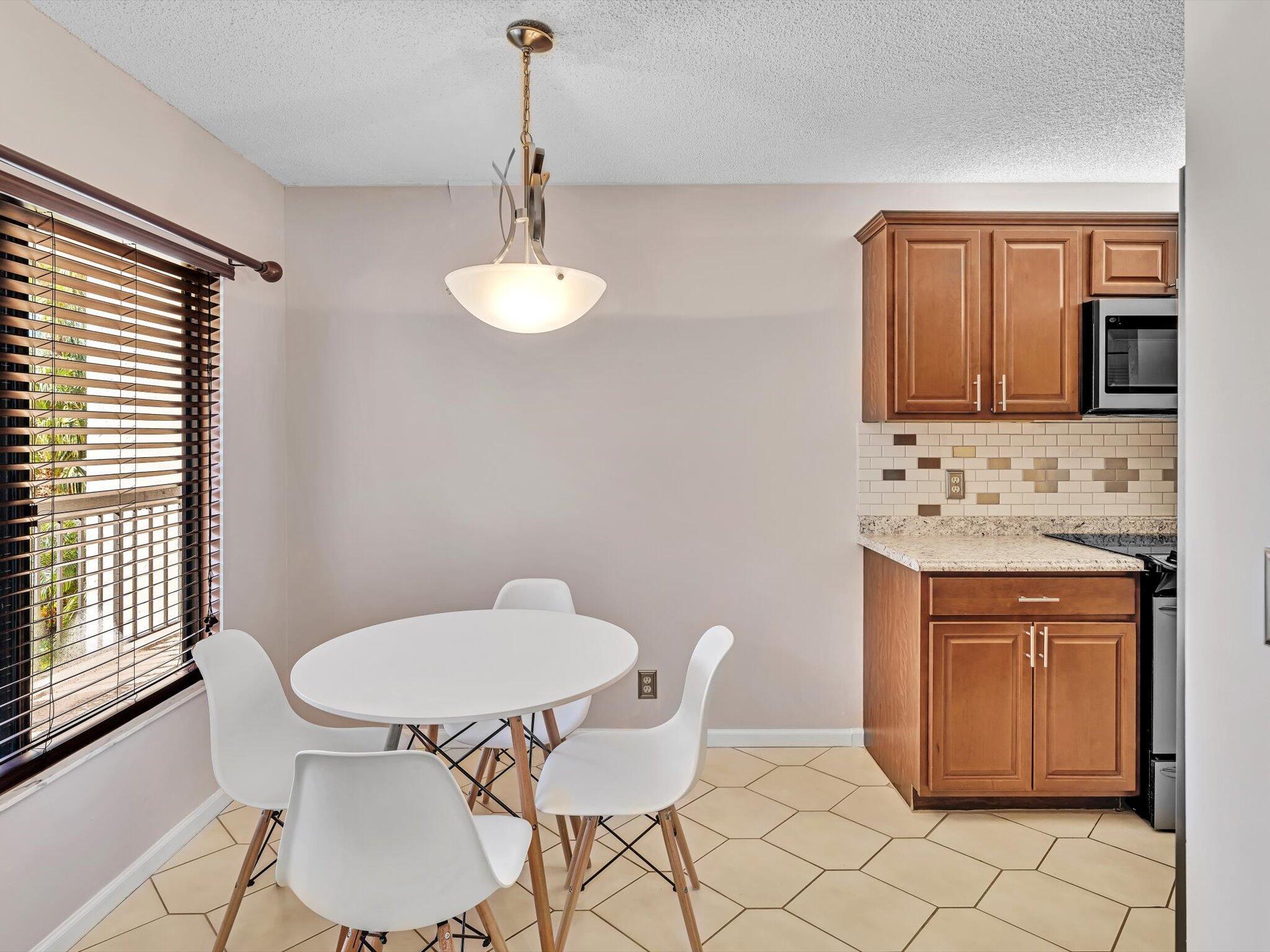LAKESIDE CONDO 3 OF BANYAN SPRINGS - Residential
