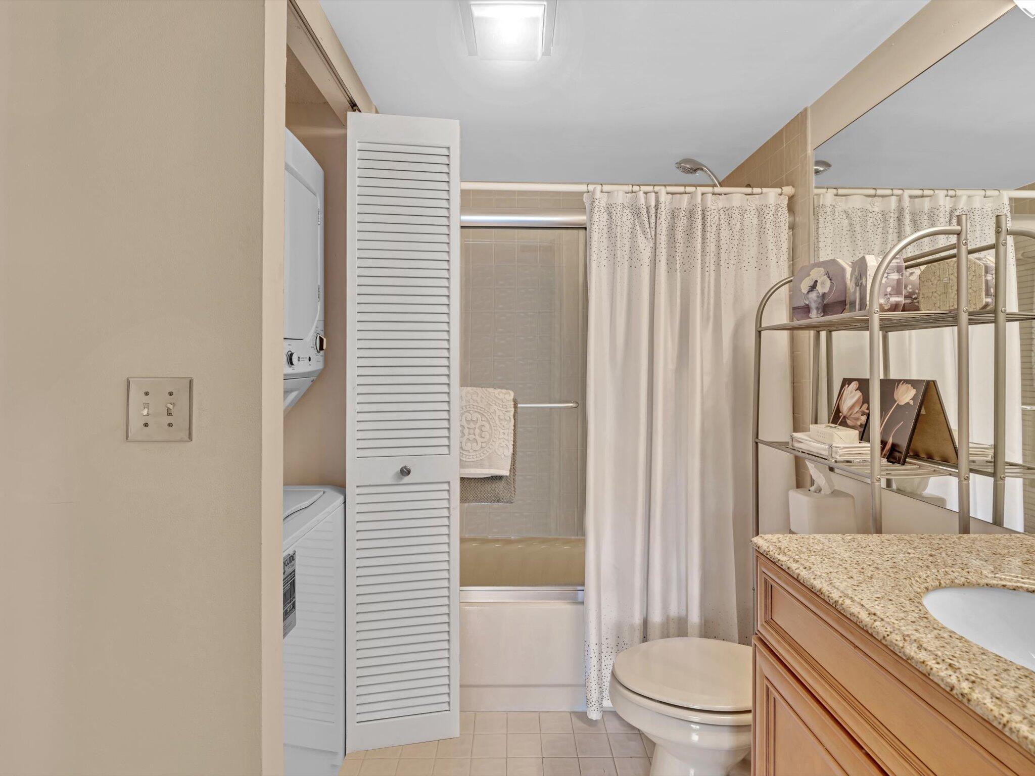 LAKESIDE CONDO 3 OF BANYAN SPRINGS - Residential